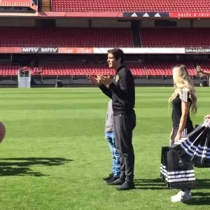 Kaká foi mestre de cerimônia no lançamento da camisa do São Paulo - José Eduardo Martins/UOL - José Eduardo Martins/UOL