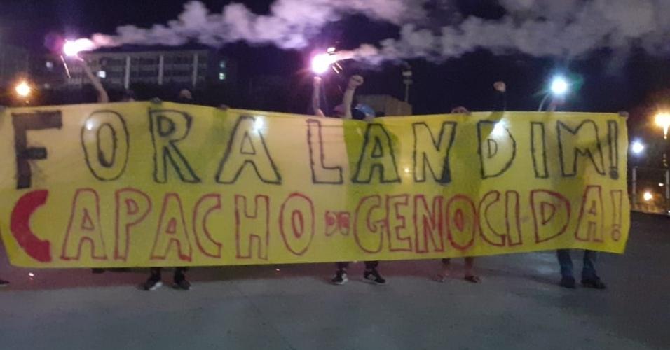 Torcedores protestam contra o presidente Rodolfo Landim antes de Bangu x Flamengo, no Maracanã