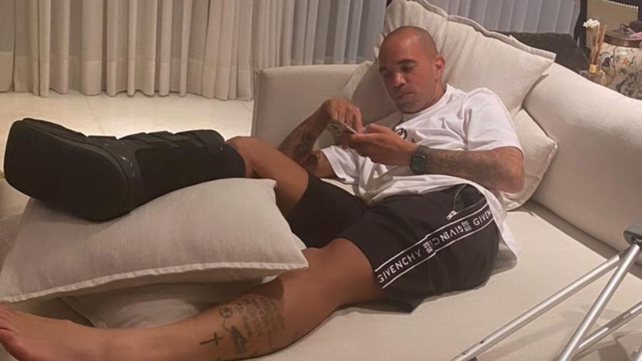 Diego Tardelli se recupera de lesão no tornozelo direito com as cores do Atlético-MG - Reprodução/Instagram/Diego Tardelli