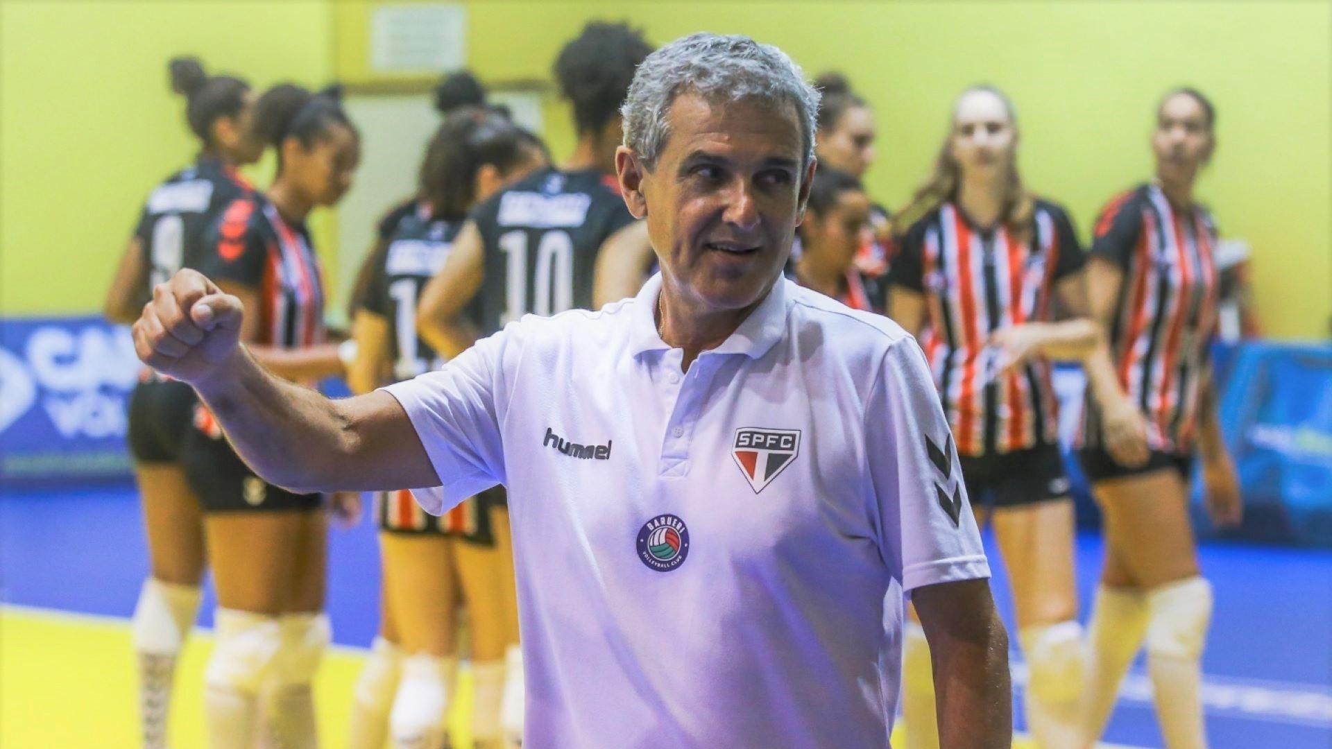 Zé Roberto Guimarães, técnico do São Paulo/Barueri