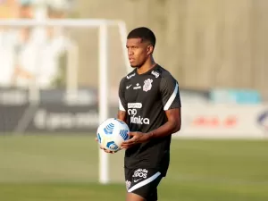 Santos tenta a contratação de atacante fora dos planos do Corinthians