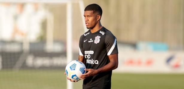 Transferência de Léo Natel para Equipe Cipriota é Encaminhada pelo Corinthians
