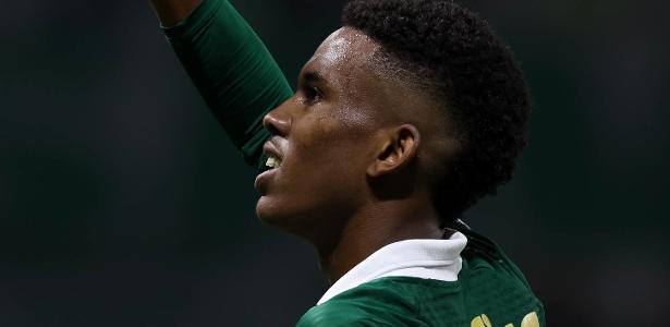 Receita de Abel com Endrick e Estevão: Palmeiras observa passagem de bastão.