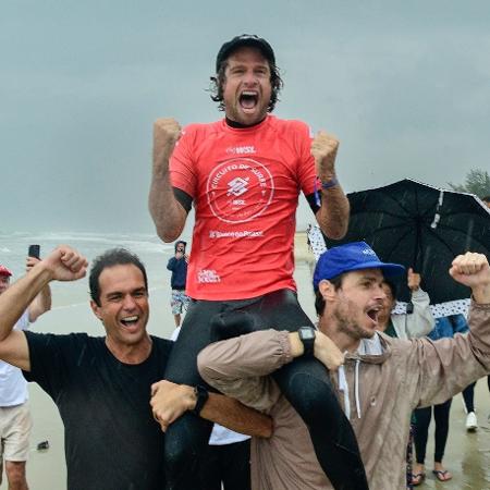 Matheus Navarro foi campeão do QS em Imbituba Matheus Navarro foi campeão do QS em Imbituba