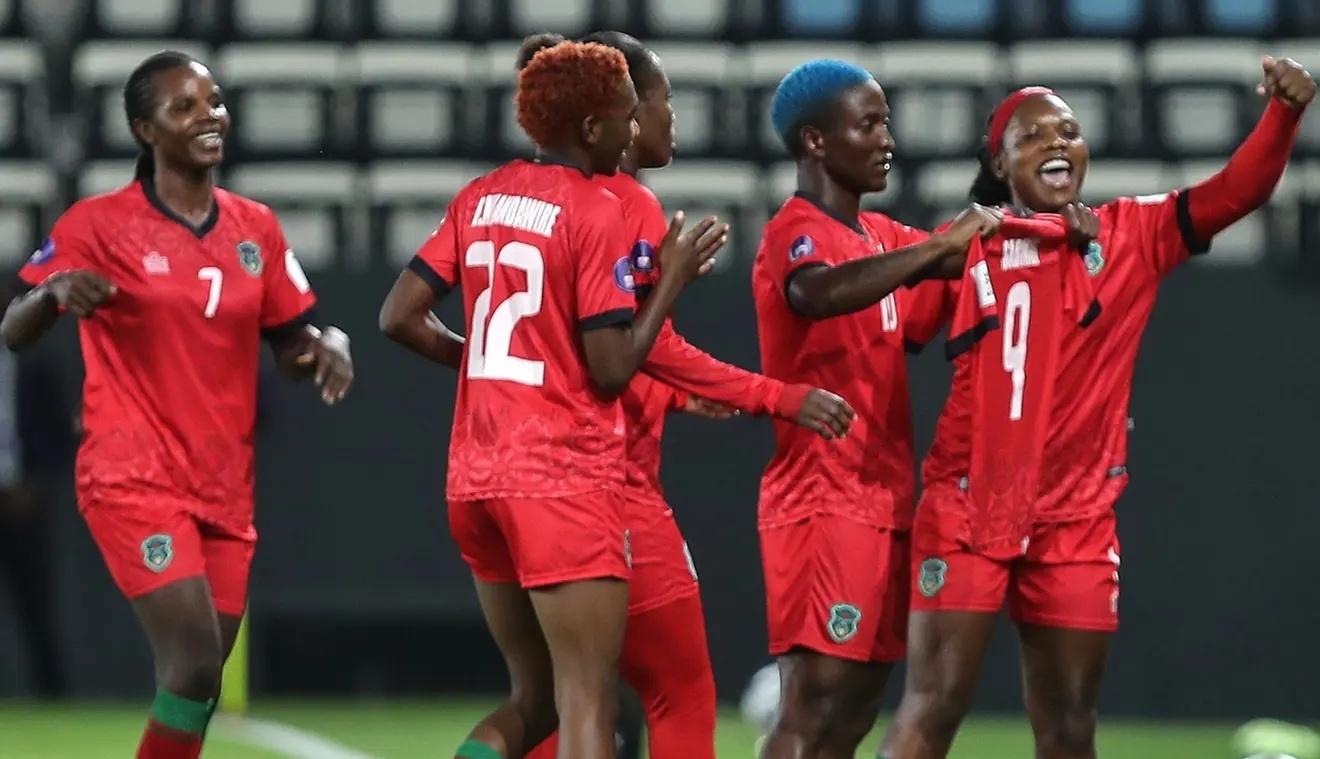 Atacante Temwa Chawinga, de Malawi, comemorando o gol de empate contra Gana na Copa das Nações Africanas Feminina - undefined