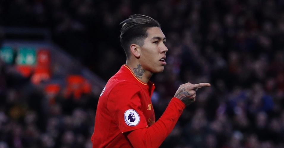 Firmino brilha com gol e assistência em vitória do 