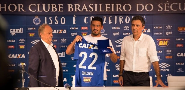Lateral que será titular pelo lado direito foi apresentado nesta tarde de sexta-feira na Toca - Cruzeiro/Divulgação