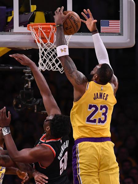 LeBron James na partida entre Los Angeles Lakers e Portland Trail Blazers pela NBA - Robert Hanashiro/USA TODAY 