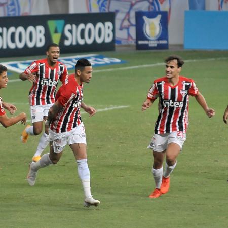 Luciano, do São Paulo, comemora seu gol diante do Bahia pelo campeonato Brasileiro - Jhony Pinho/AGIF