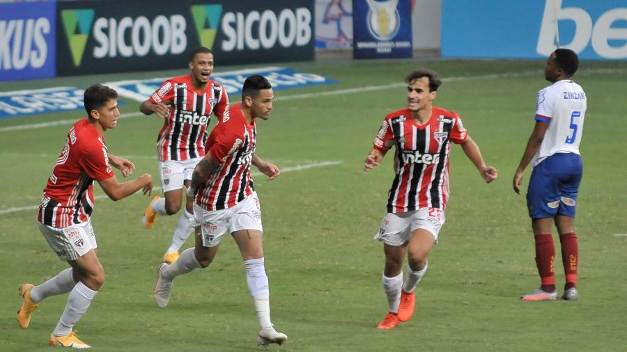 Luciano, do São Paulo, comemora seu gol diante do Bahia pelo campeonato Brasileiro - Jhony Pinho/AGIF