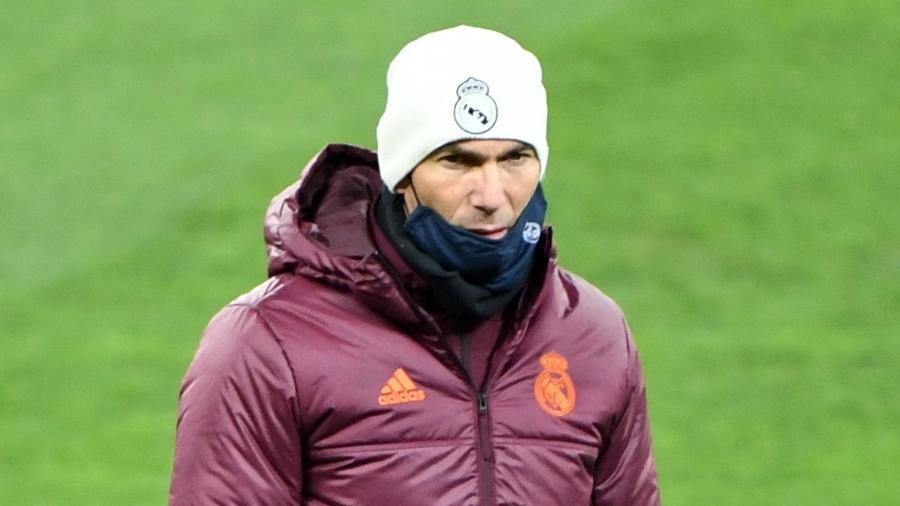 Zinedine Zidane, técnico do Real Madrid, tem contrato até junho de 2022 com o clube espanhol -  Sergei SUPINSKY / AFP