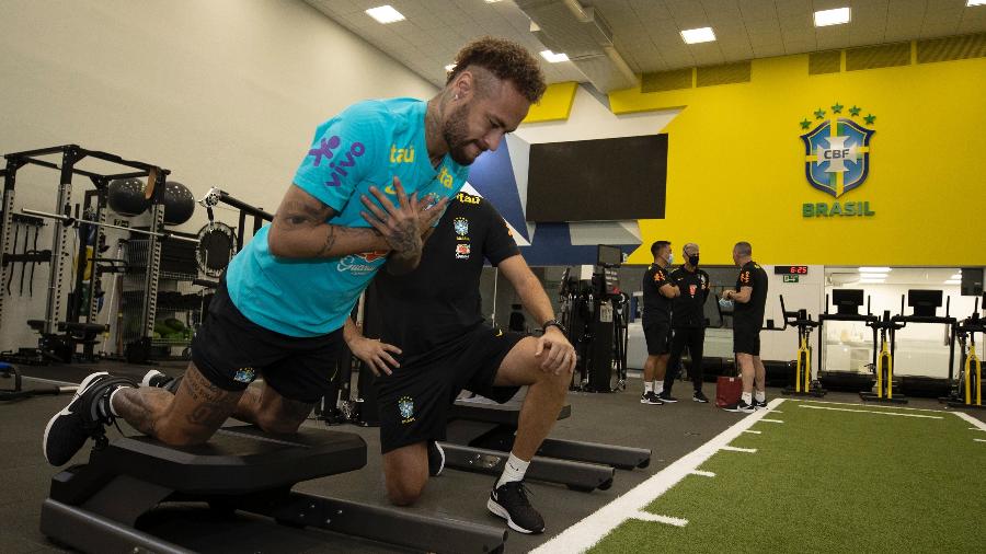 Neymar faz trabalho físico com a seleção na Granja Comary, em Teresópolis - Lucas Figueiredo/CBF