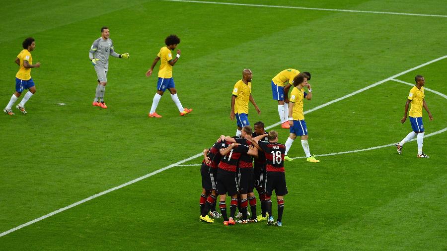 Seleção da Alemanha comemora um dos gols do 7 a 1 sobre o Brasil na Copa do Mundo de 2014 - Jamie McDonald/Getty Images