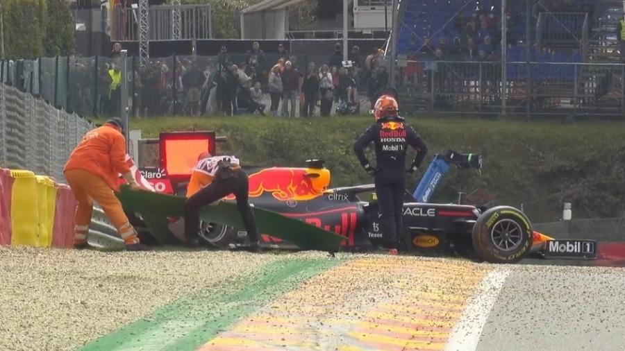 Max Verstappen, após rodar e bater no final do segundo treino para o GP da Bélgica - Reprodução/F1TV