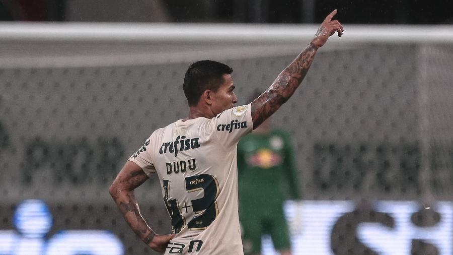 Dudu, do Palmeiras, comemora gol marcado diante do Bragantino - Ettore Chiereguini/AGIF
