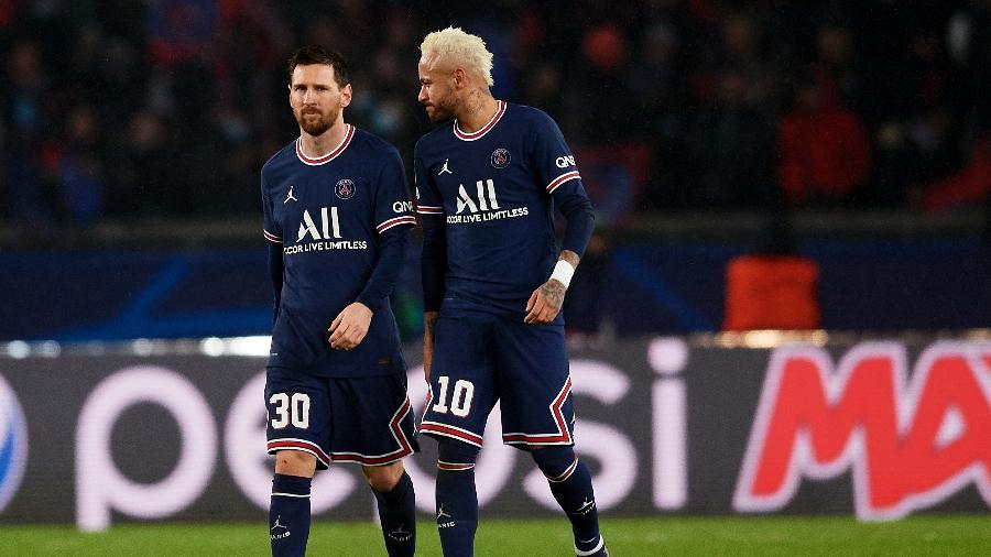 Messi e Neymar não marcaram gols de falta pelo PSG até aqui na temporada 2021-22 - NurPhoto/NurPhoto via Getty Images