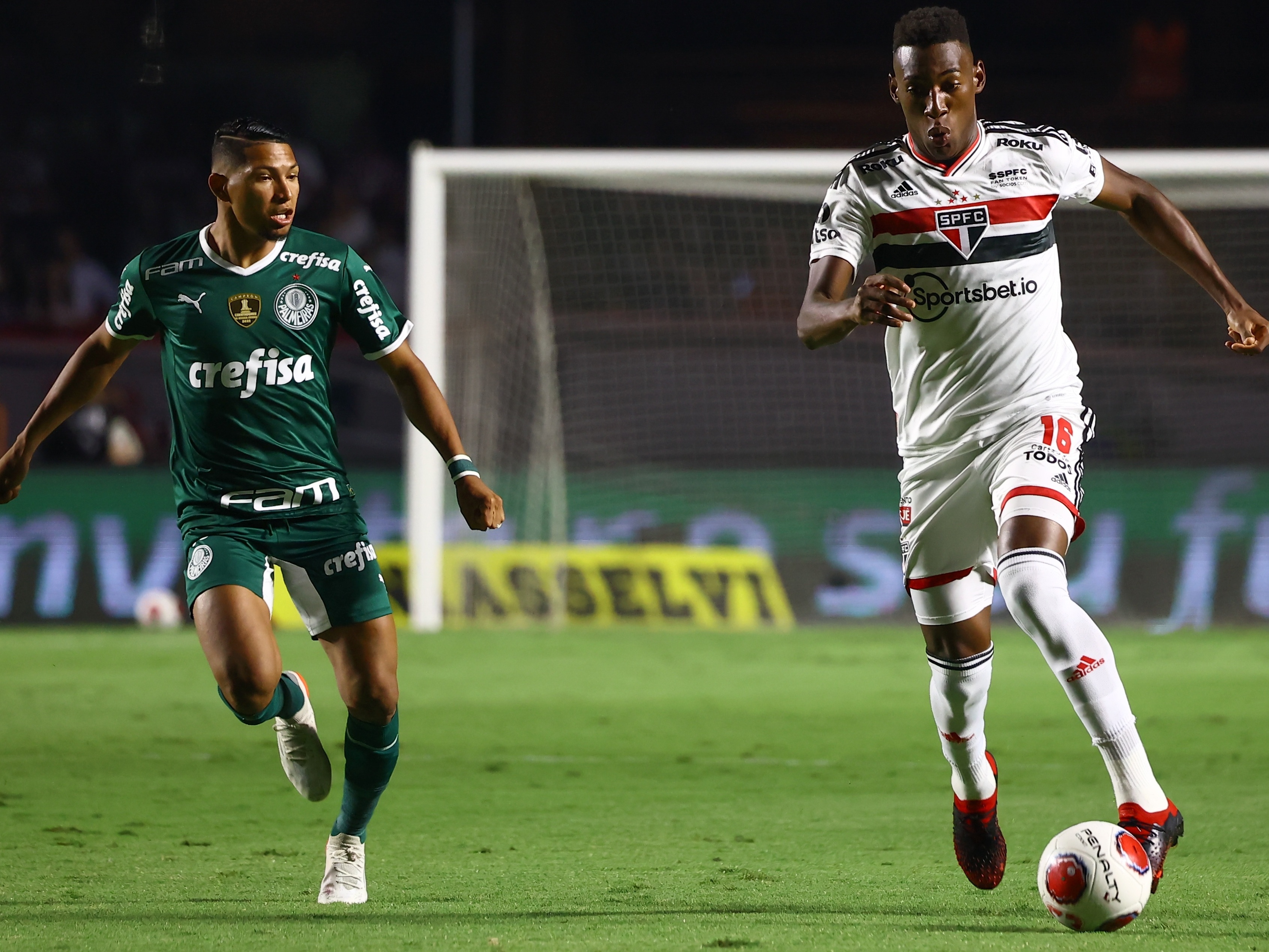 Sao Paulo, Brazil. 03rd Apr, 2022. SP - Sao Paulo - 03/04/2022 - PAULISTA  2022 FINAL, PALMEIRAS X SAO PAULO - Luciano player from Sao Paulo regrets  defeat at the end of