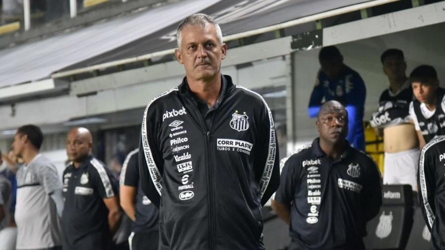 Lisca, técnico do Santos, no jogo contra o Fluminense - Ivan Storti/Santos FC