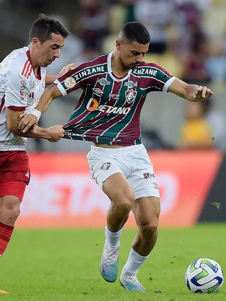 André, do Fluminense, em ação no jogo contra o Inter, pelo Brasileirão - Alexandre Loureiro/AGIF