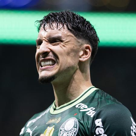 Piquerez celebra gol em Palmeiras x São Paulo, duelo do Campeonato Brasileiro