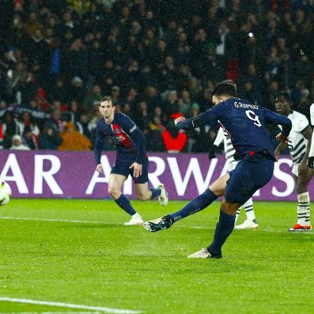 Gonçalo Ramos em lance da partida entre PSG e Rennes