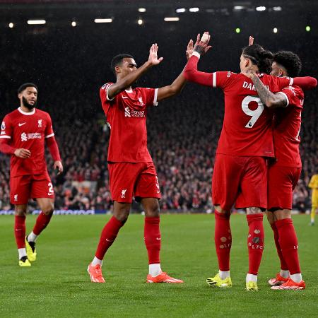 Jogadores do Liverpool comemoram gol de Darwin Núñez diante do Sheffield United