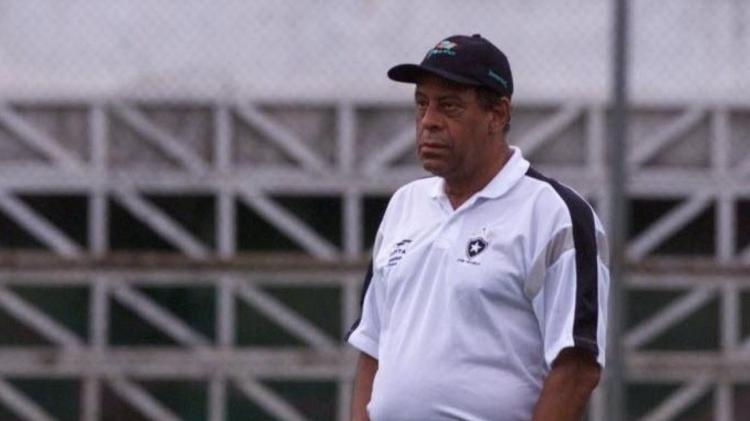 Eterno 'capitão do tri', Carlos Alberto Torres foi o técnico do Botafogo no título da Conmebol