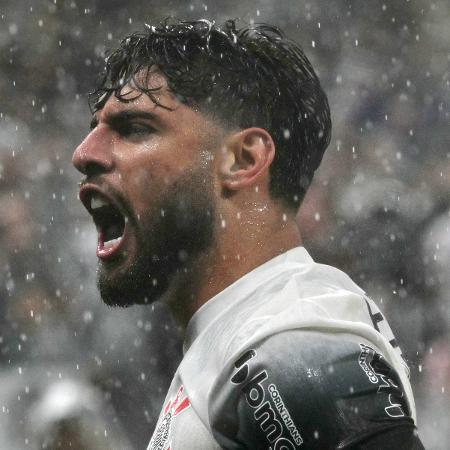 Atacante marcou dois gols em Corinthians 2x2 Racing, jogo de ida da semifinal da Sul-Americana - NELSON ALMEIDA / AFP