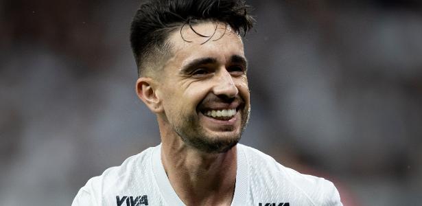 Coronado busca lugar no quarteto de ataque e Corinthians mais ofensivo.