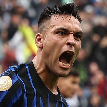 Lautaro Martínez comemora gol marcado pela Inter de Milão contra o Urawa Red Diamonds no Mundial Lautaro Martínez comemora gol marcado pela Inter de Milão contra o Urawa Red Diamonds no Mundial