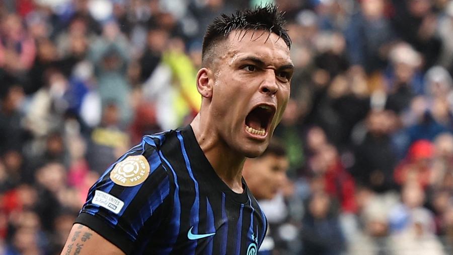 Lautaro Martínez comemora gol marcado pela Inter de Milão contra o Urawa Red Diamonds no Mundial Lautaro Martínez comemora gol marcado pela Inter de Milão contra o Urawa Red Diamonds no Mundial