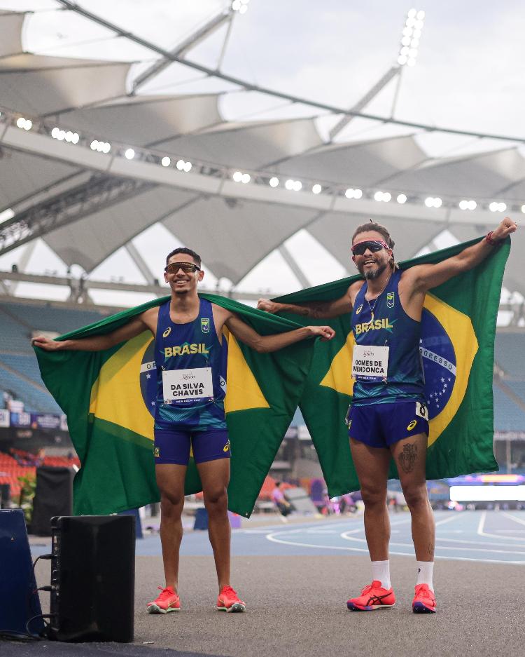 Ricardo Mendonça, Bartolomeu Chaves celebram medalhas no Mundial de atletismo paralímpico Ricardo Mendonça, Bartolomeu Chaves celebram medalhas no Mundial de atletismo paralímpico