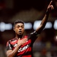 Flamengo acertou ao renovar com Bruno Henrique? Comentaristas opinam