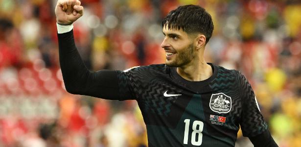 Jornal australiano exalta 'aposta arriscada' em goleiro destaque na estreia