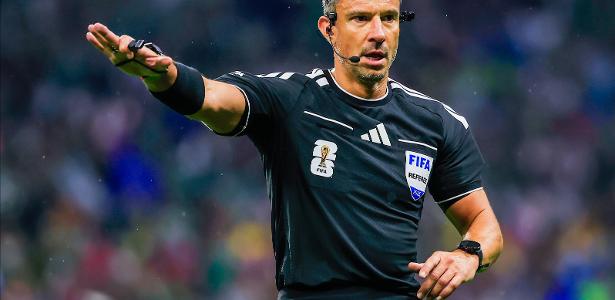Árbitro da final da Copa do Mundo anuncia aposentadoria