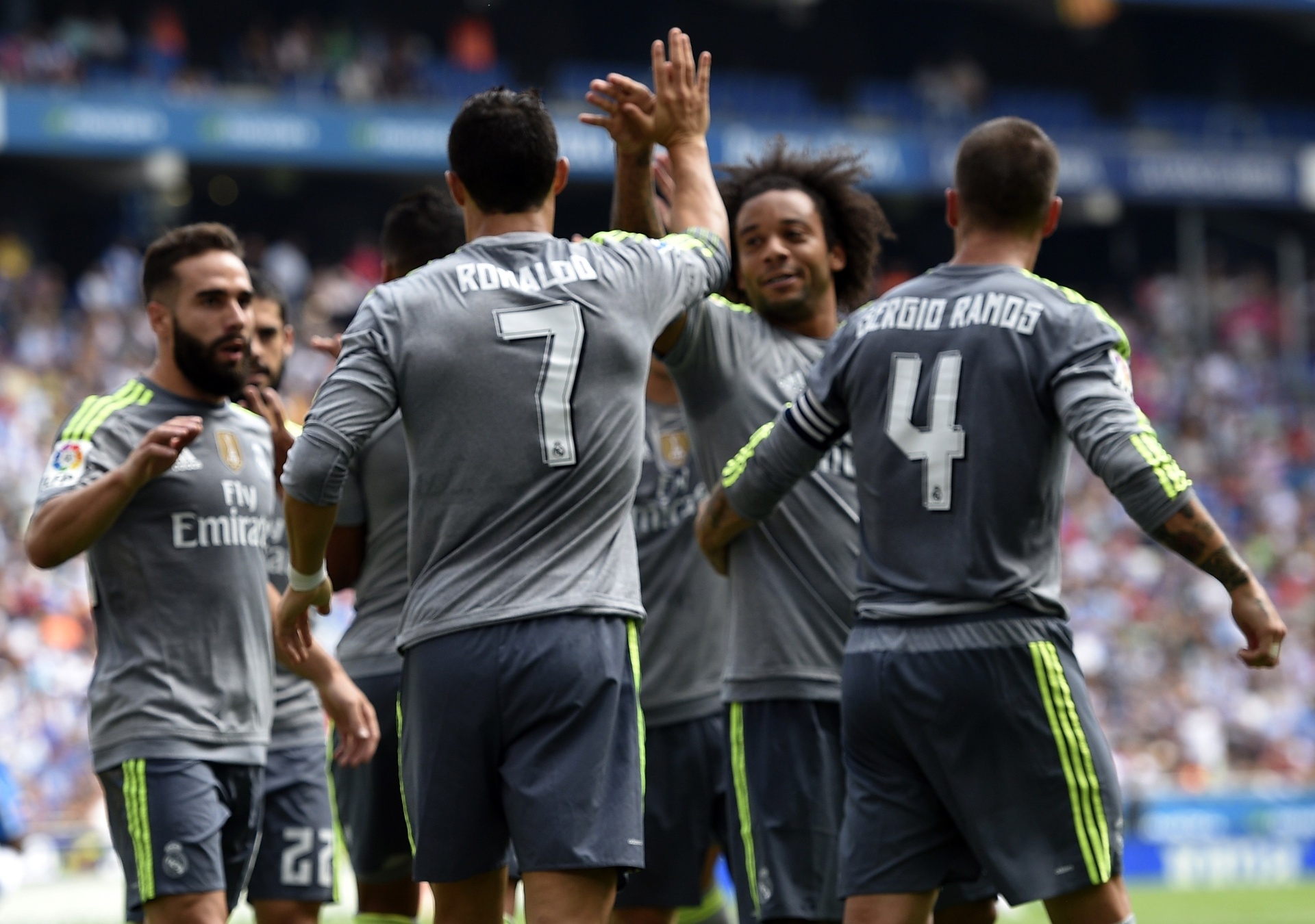 Cristiano Ronaldo comemora gol do Real Madrid em jogo contra o Espanyol pelo Campeonato Espanhol, em Barcelona - Lluis Gene/AFP Photo