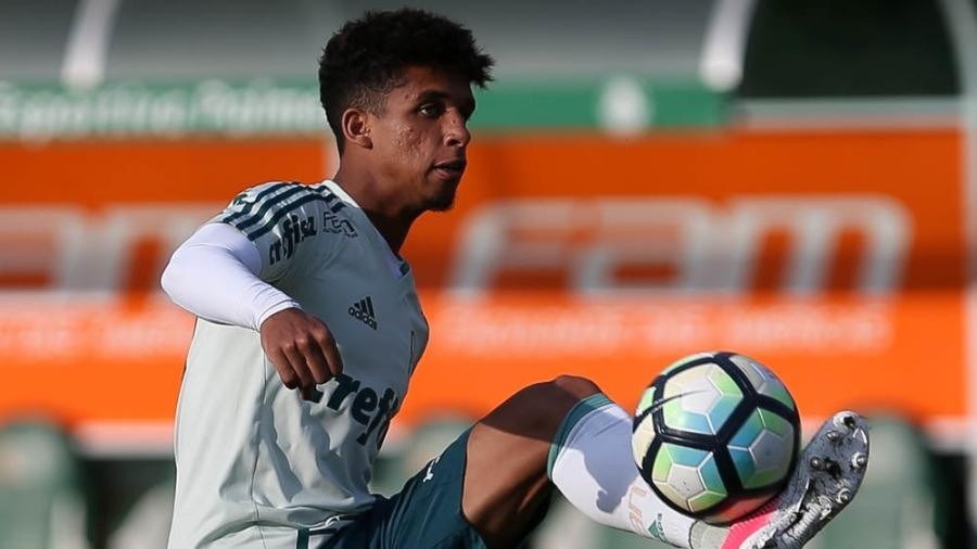 Vitinho foi revelado pelo Palmeiras em 2016 e depois emprestado a Barcelona B, São Caetano e Bragantino - Cesar Greco/Ag. Palmeiras