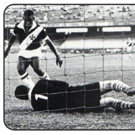 Pele atua com a camisa do Vasco em 1957 - Reprodução/vasco.com.br