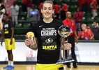 Estrela da final da WNBA usou basquete como escape contra abuso na infância