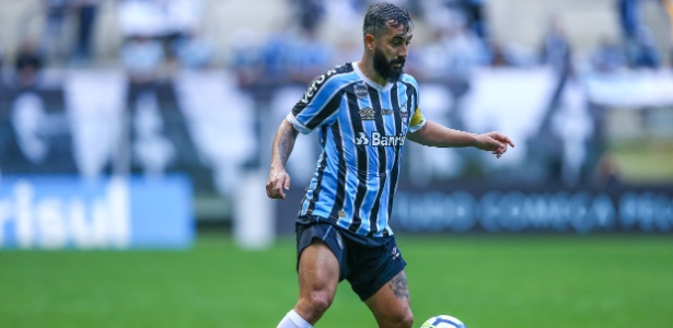 Douglas em jogo Grêmio x Paraná - LUCAS UEBEL/GREMIO FBPA - LUCAS UEBEL/GREMIO FBPA