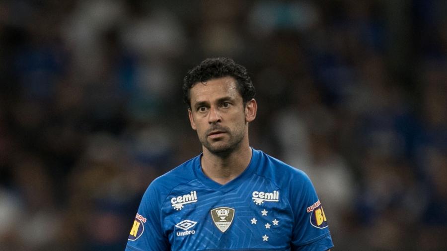 Adilson preferiu escalar Cruzeiro com três volantes e sem o atacante de área como referência - Pedro Vale/AGIF