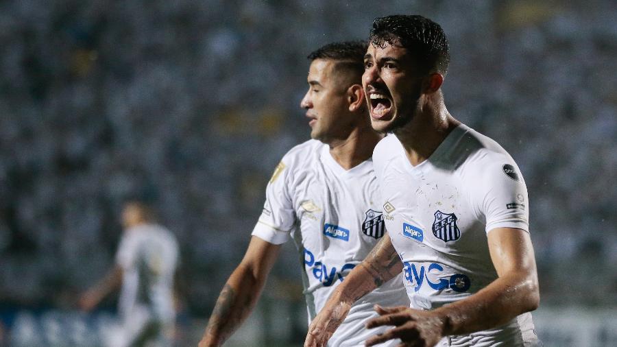 Gustavo Henrique comemora gol do Santos sobre o Corinthians - Marcello Zambrana/AGIF