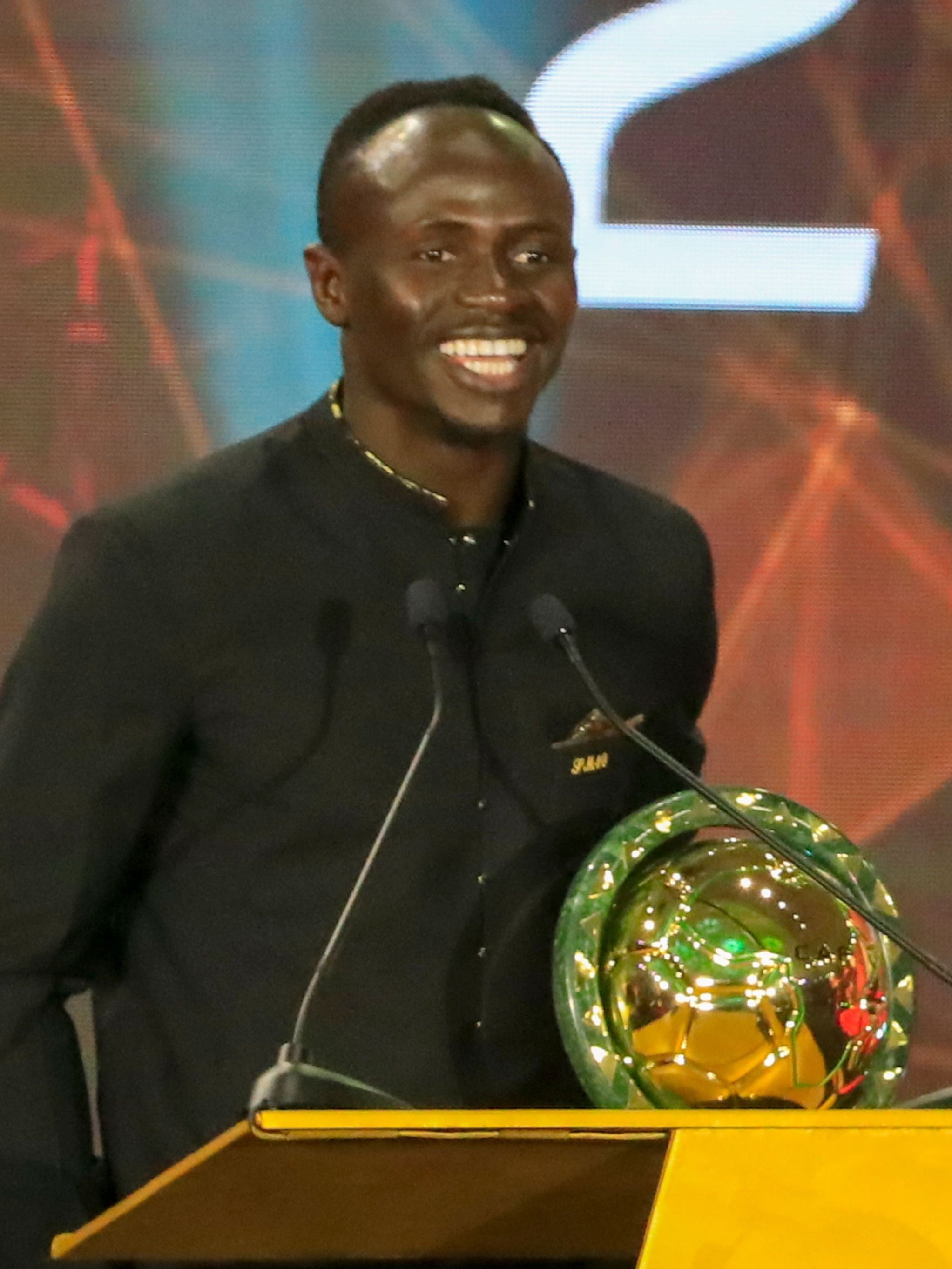 Sadio Mané é eleito o Jogador Africano do Ano, à frente de Salah e