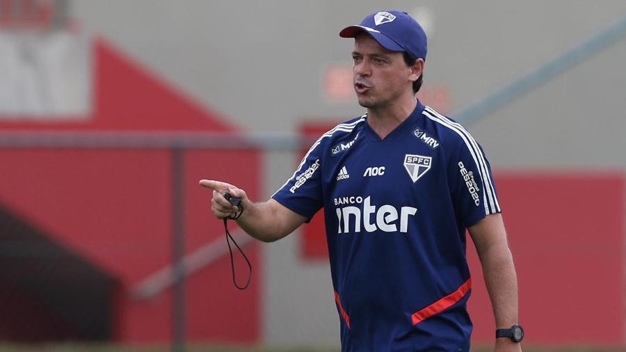 Fernando Diniz, técnico do São Paulo, em treino realizado no CFA Laudo Natel, em Cotia - Rubens Chiri / saopaulofc.net