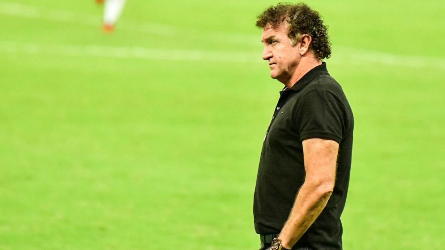 Cuca à beira do campo como treinador do Santos: técnico comandava o São Paulo há um ano - Kely Pereira/AGIF