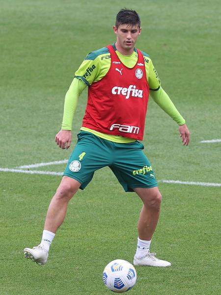 Kuscevic, zagueiro do Palmeiras, em treino na Academia de Futebol - Cesar Greco