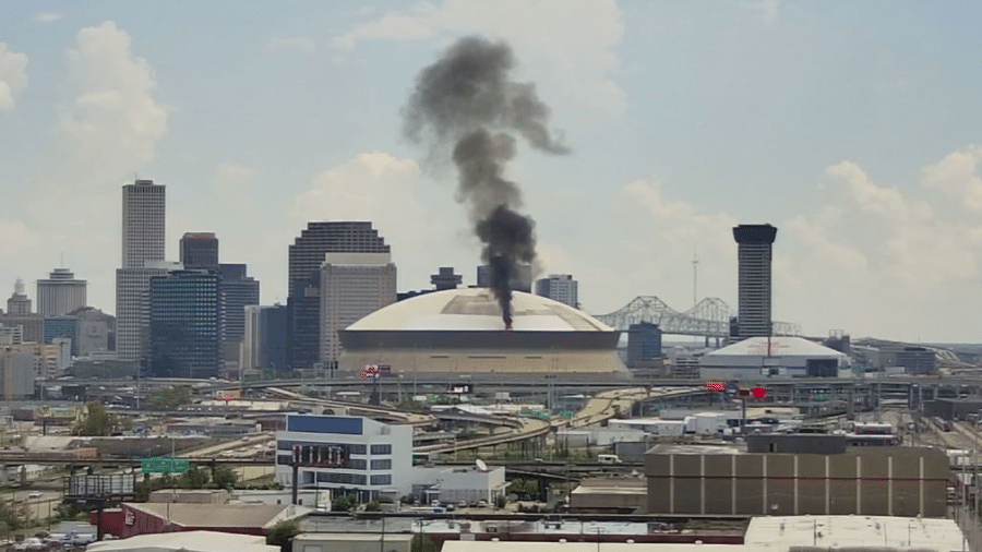 Telhado do Caesars Superdome do New Orleans Saint pega fogo - Transmissão
