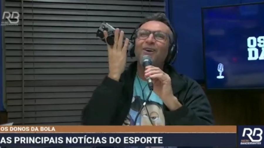 Neto liga para repórter da Globo ao vivo e brinca com jornalista - Reprodução/Twitter