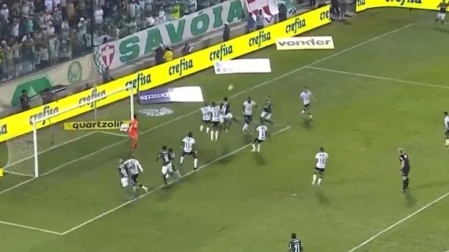 Dérbi teve início avassalador do Palmeiras, que marcou dois gols parecidos antes dos 20 minutos de partida - Reprodução/Twitter