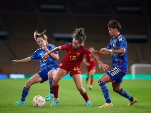 Perrone: Em goleada, Espanha mostra o futebol mais bonito da Copa